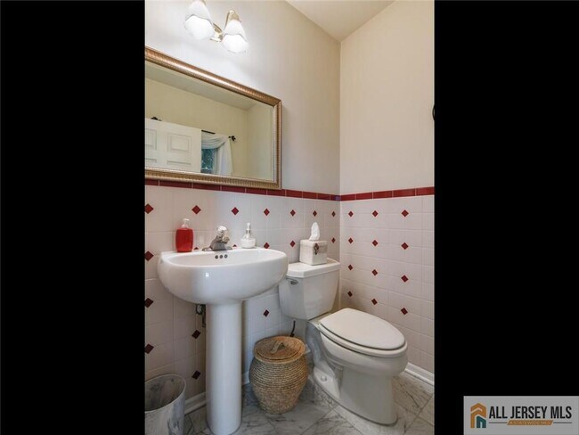 Building Photo - 27 Bodine Dr