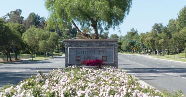 Building Photo - 1260 Corte Famosa