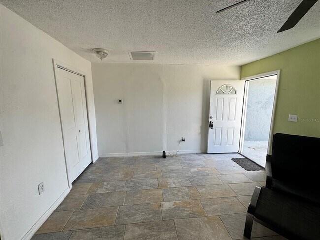 Building Photo - 11063 Auburndale St