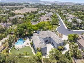 Building Photo - Luxurious, 5450 SqFt,  5 Ensuite Bedrooms ...