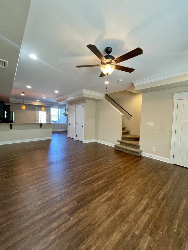 Building Photo - 219 Capstone Dr