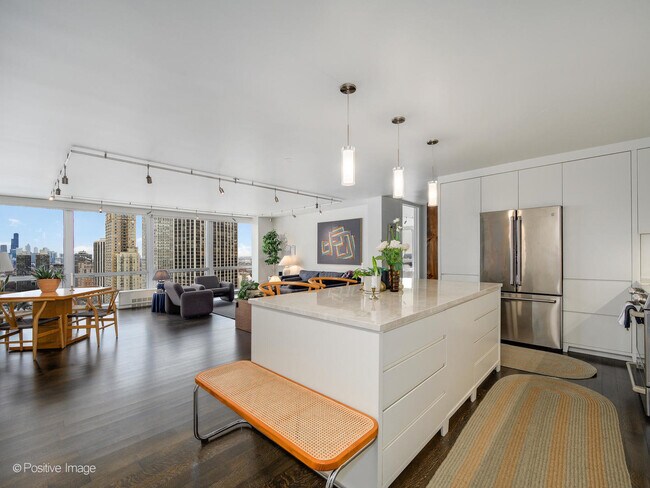 Building Photo - 330 W Diversey Pkwy