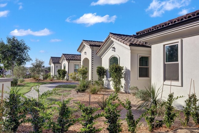 Building Photo - 5748 Lake Vista Dr