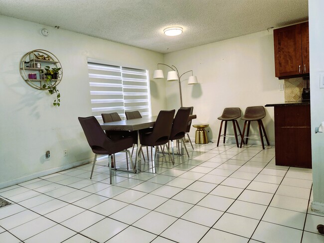 Building Photo - 1570 Forest Lakes Cir