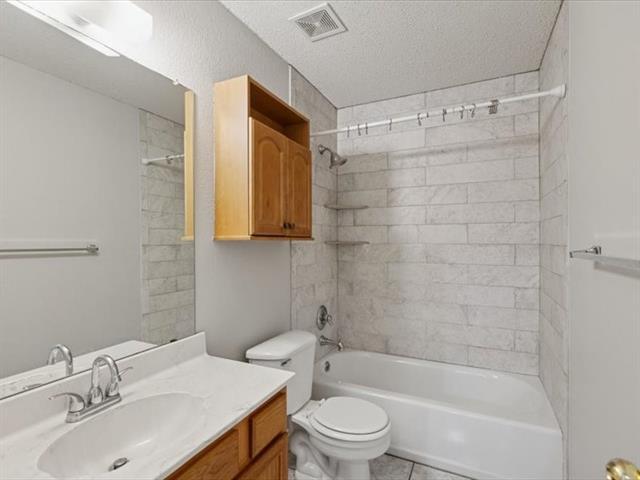 Building Photo - 3229 Spring Crest Ct