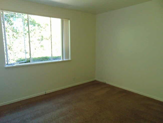 Building Photo - 281 Donna Way