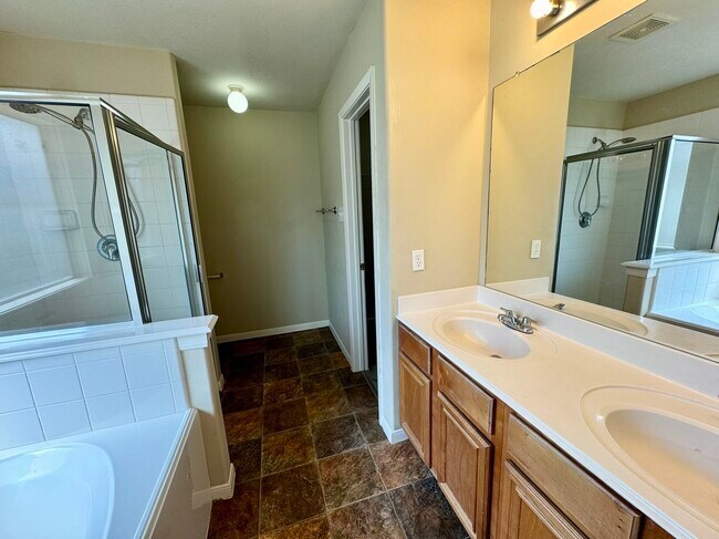 Building Photo - 19703 Billineys Park Dr