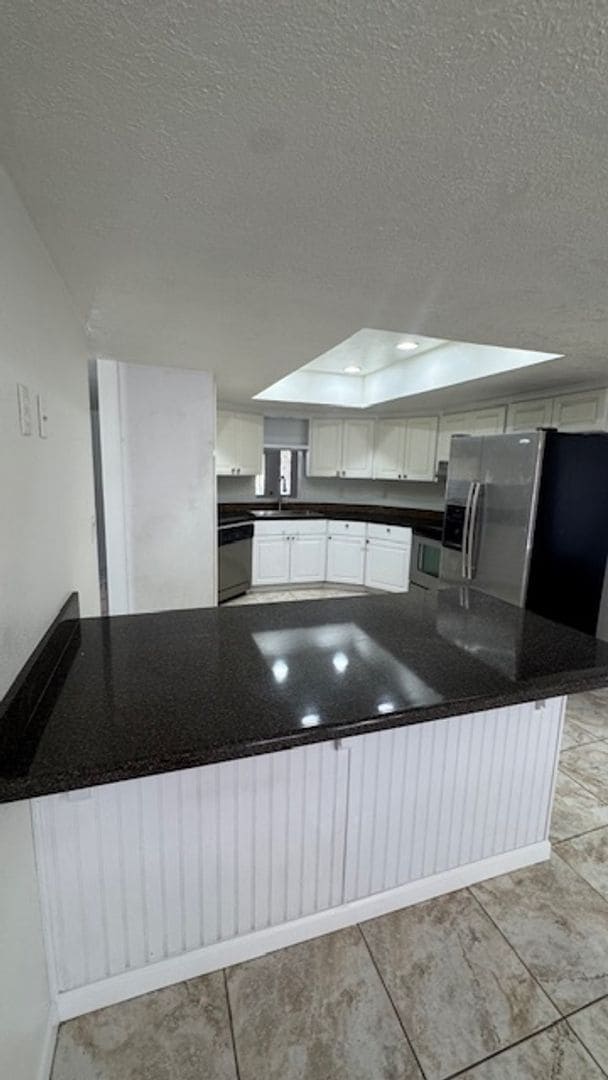 Building Photo - LONG TERM! 3 Bedroom 3 Bath Pool Home!