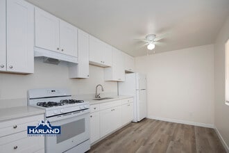 Building Photo - 1031 B Ave