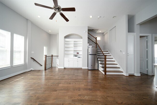 Building Photo - 5743 Kiam St