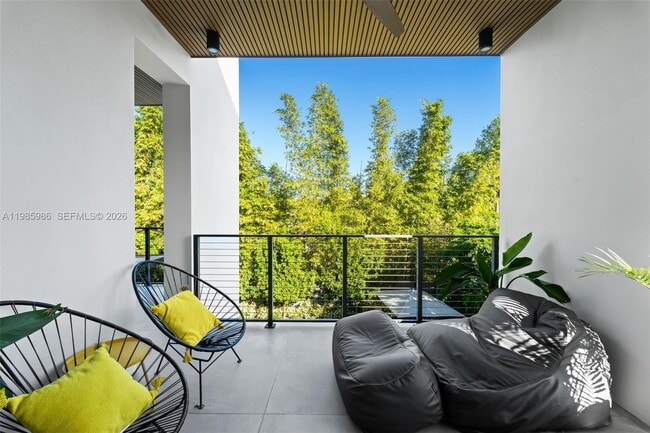 Building Photo - 8625 NE 10th Ave