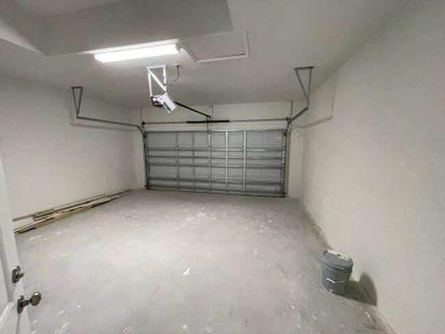 Building Photo - Brand New 4 bed/2 bath Single Family home- Lake Placid