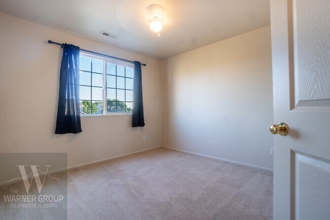 Building Photo - 9356 Jackrabbit Ln