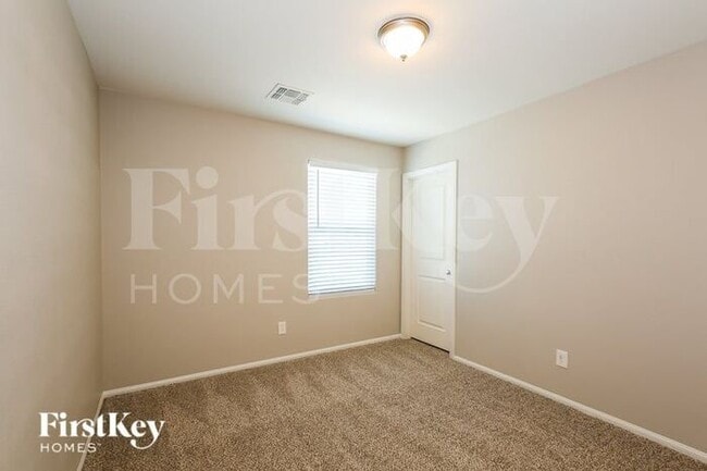 Building Photo - 1118 Belton Lake Ave