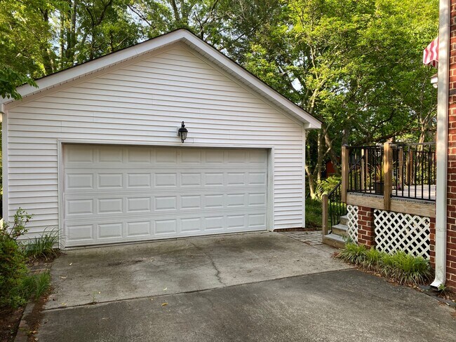 Building Photo - 3712 Heyward St