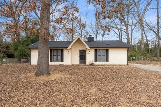 Building Photo - 2357 Basswood Dr