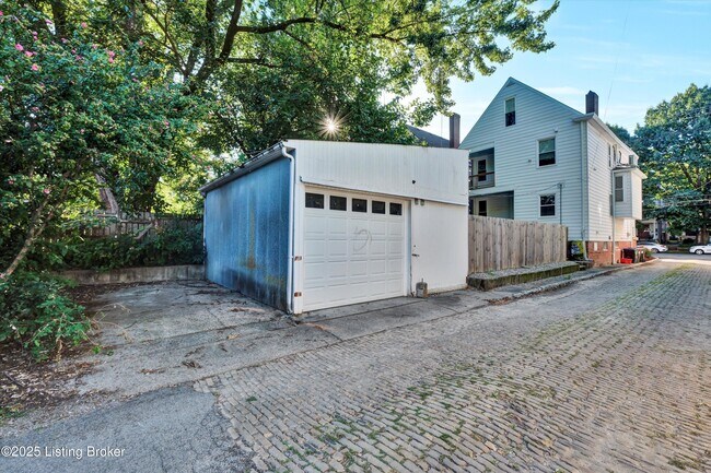 Building Photo - 1315 Highland Ave