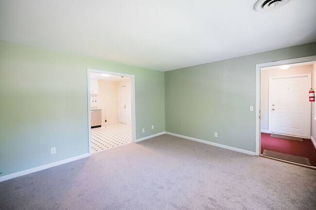 Building Photo - 315 S Mendenhall St