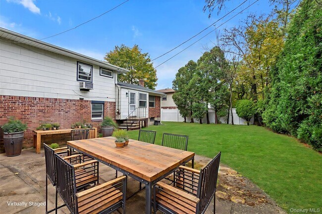 Building Photo - 17 Edna Dr