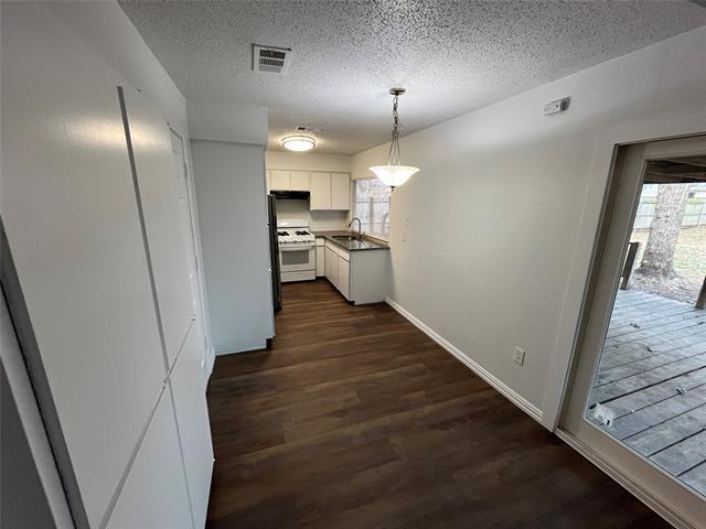 Building Photo - 2901 Lanette Ln