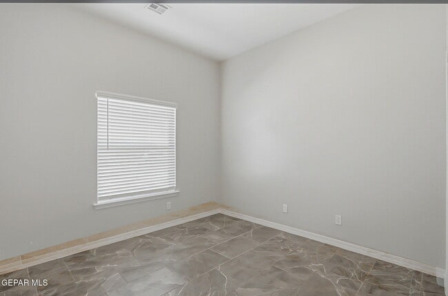 Building Photo - 928 Keenland Ave