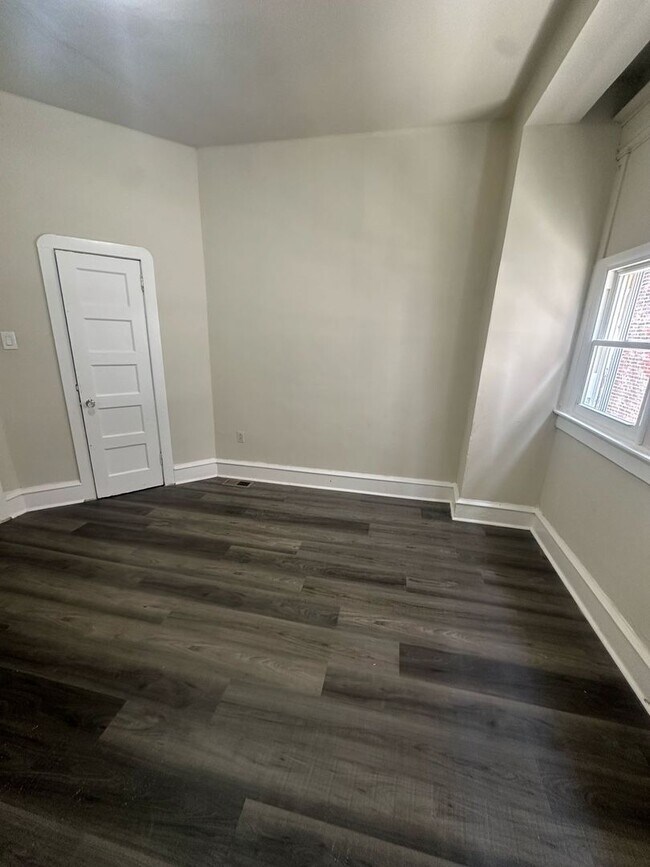Building Photo - BRAND NEW 2 BEDROOM 1 BATH FIRST FLOOR APARTMENT