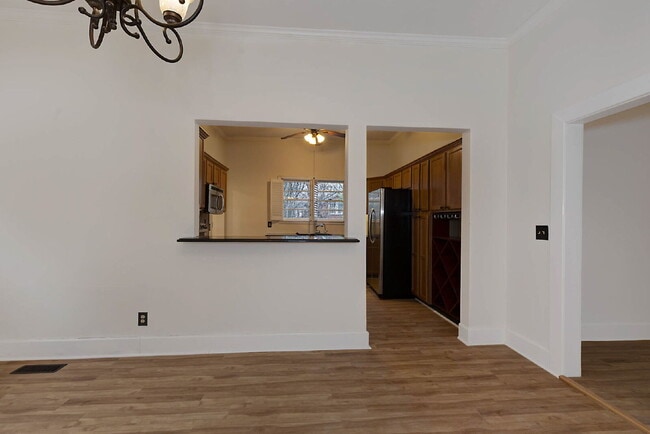 Building Photo - Stunning Renovated 4-Bedroom Home in Lakebottom with Screened Porch & Prime Location Near Fort Mo...