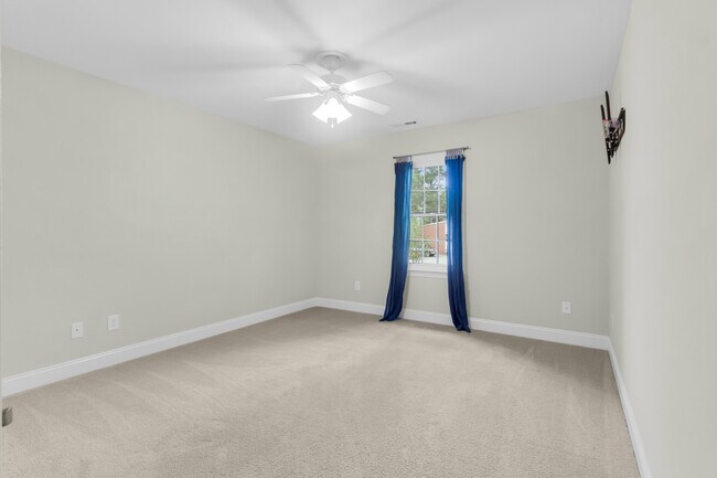 Building Photo - 1609 Lucerne Way