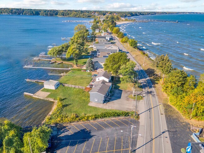 Building Photo - 227 Lake Rd