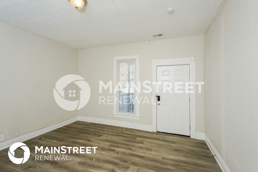 Building Photo - 664 S 27th St