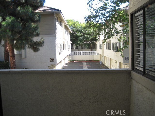 Building Photo - 2577 Plaza del Amo