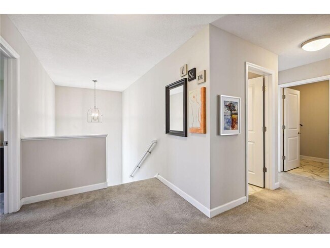 Building Photo - 6303 Jensen Ave S