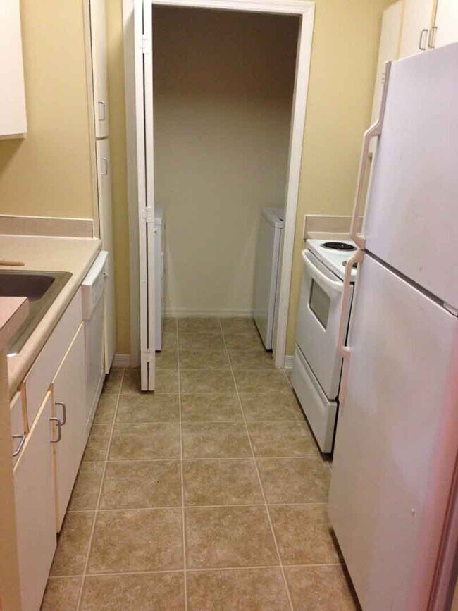 Building Photo - 2010 E Palm Ave