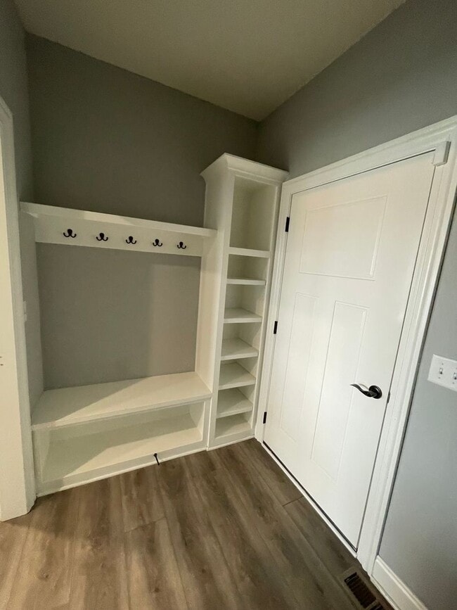 Building Photo - 3419 Laughlin St