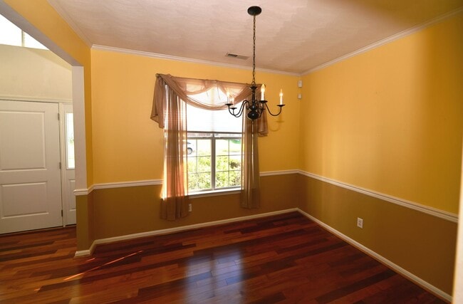 Building Photo - Lakefront home in Grassfield School District