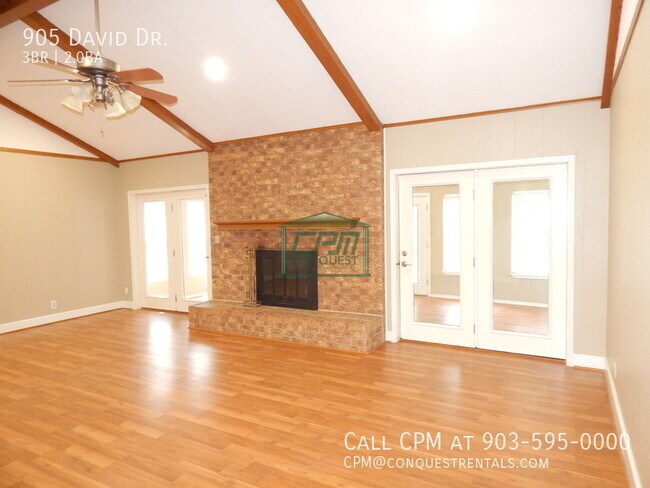 Building Photo - 905 David Dr