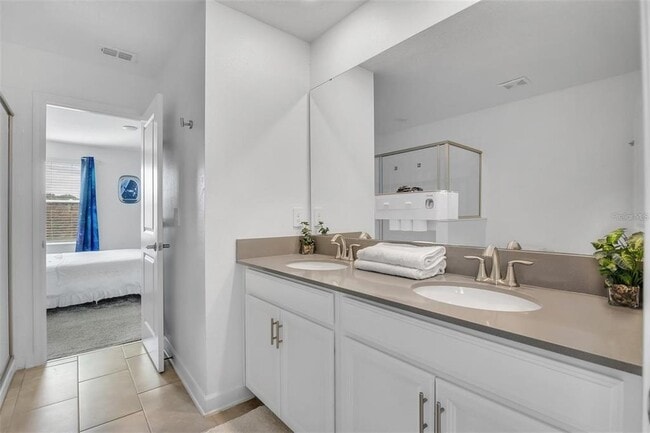 Building Photo - 9084 Sommerset Hills Dr