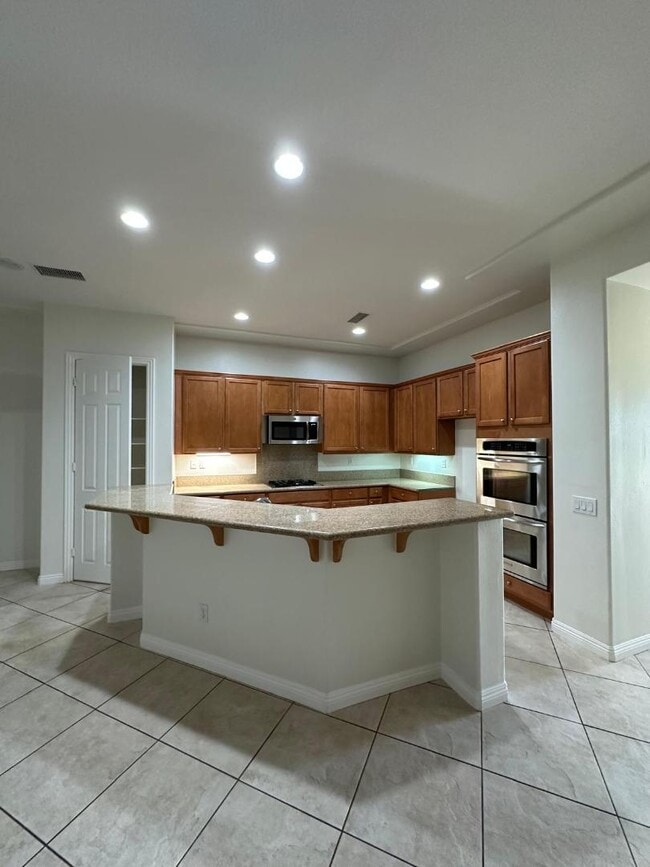 Building Photo - 110 Francesca Ct