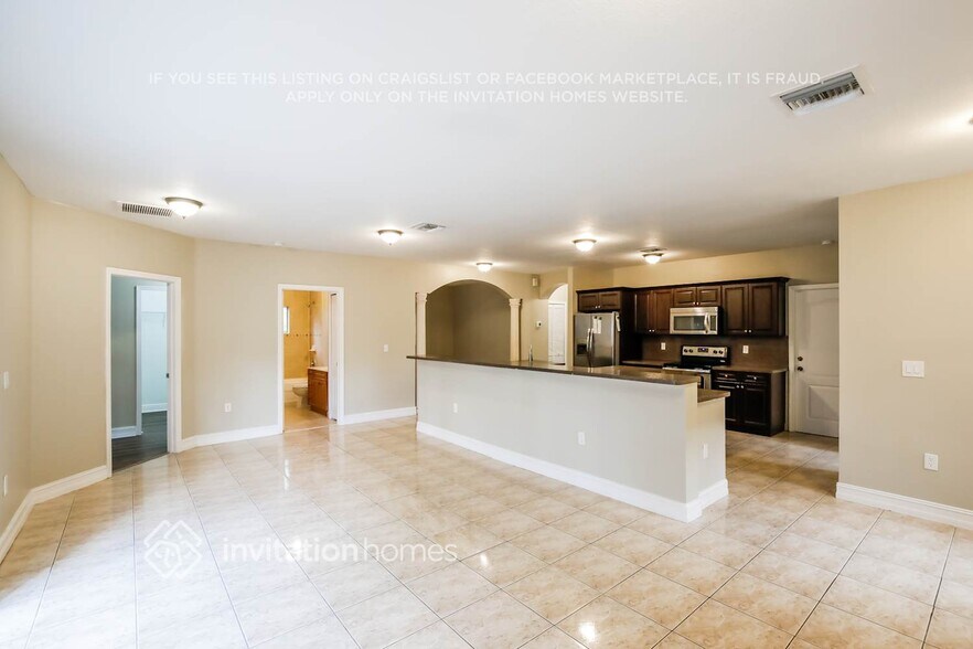 Building Photo - 15533 SW 13th Terrace