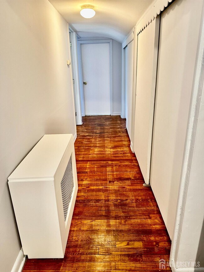 Building Photo - 428 New Market Rd