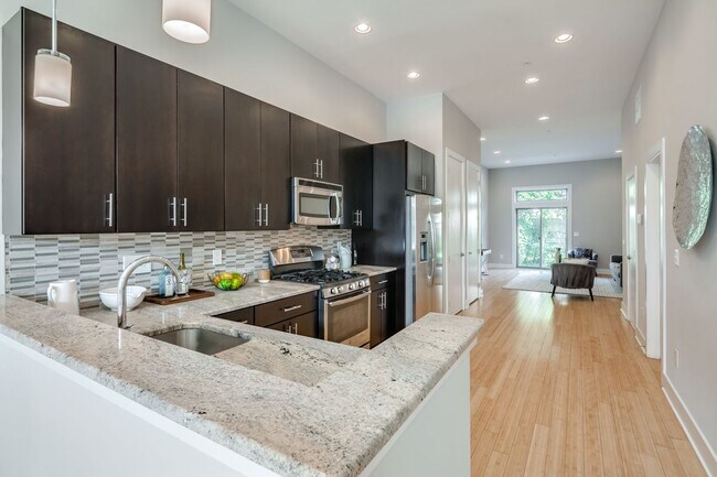 Building Photo - Northern Liberties 4 Bedroom Townhome