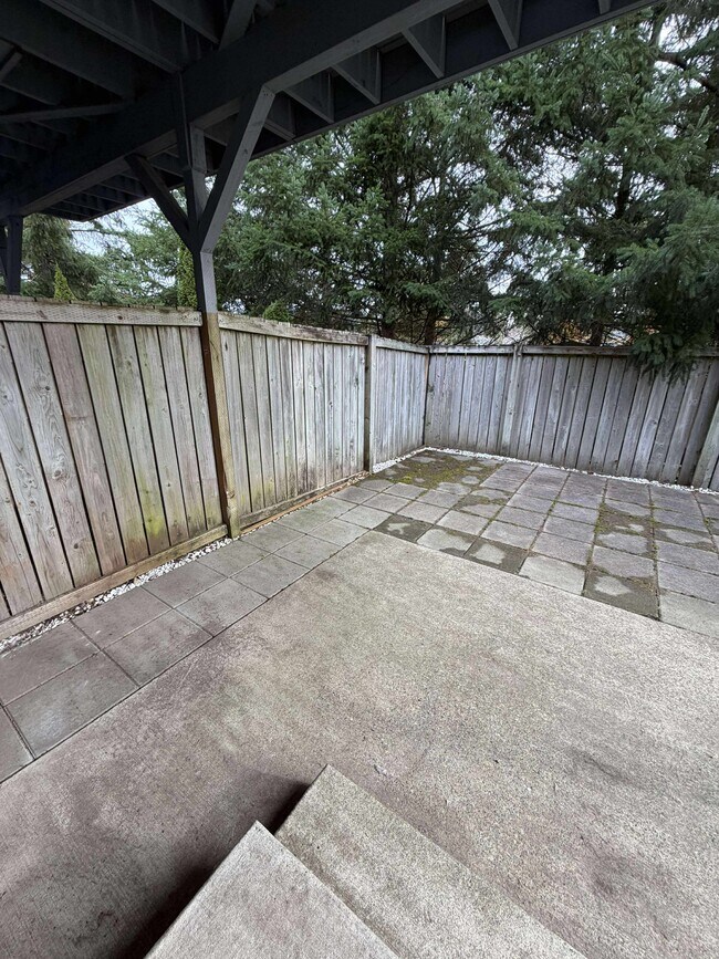 Building Photo - 904 Avalon Ct SE