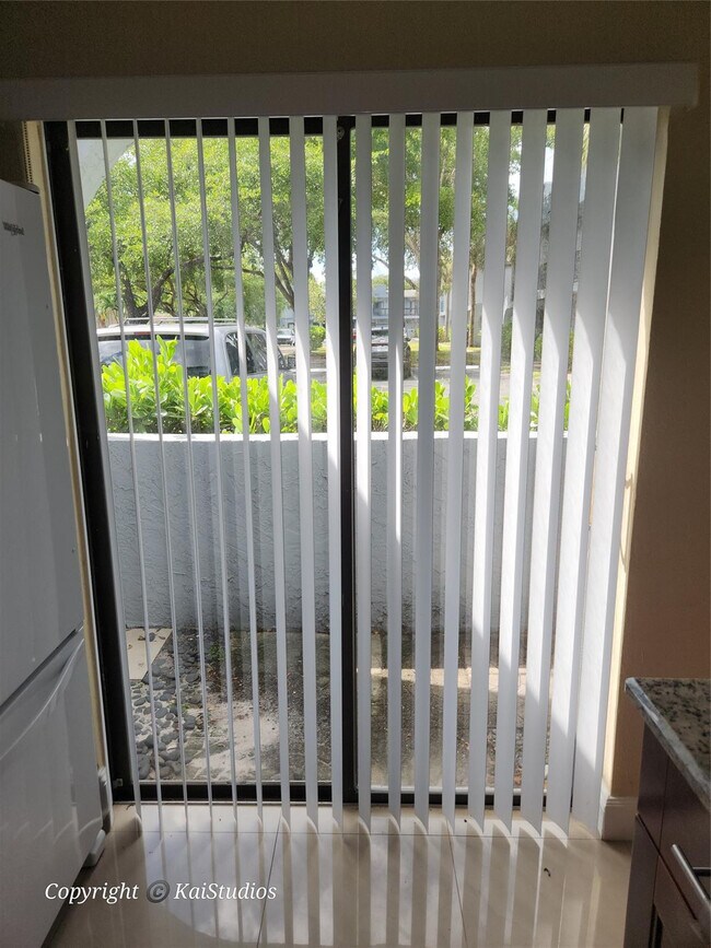 Building Photo - 10293 NW 33rd St