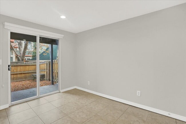 Building Photo - 2635 E Nichols Cir