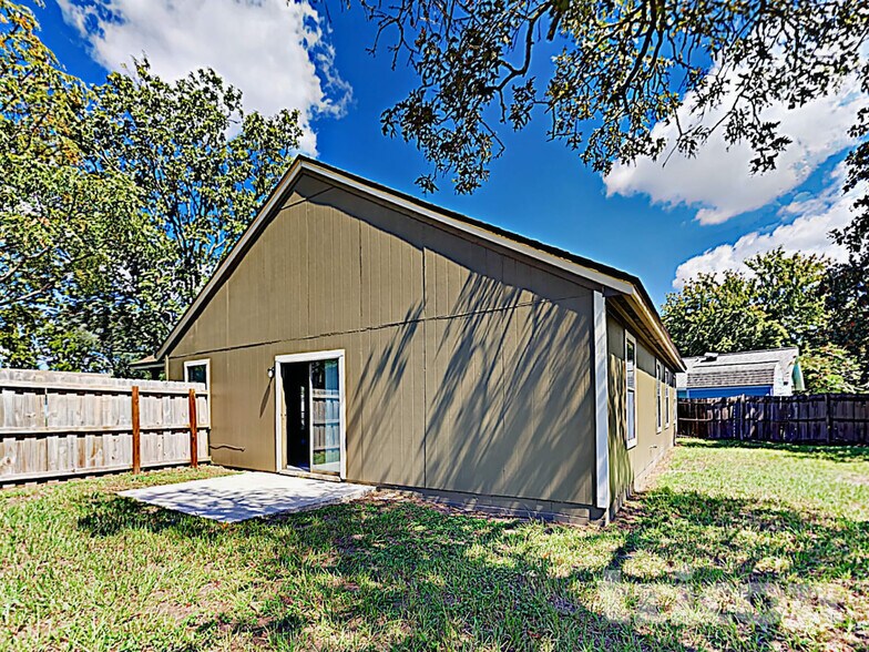 Building Photo - 8168 Fort Lee Trail