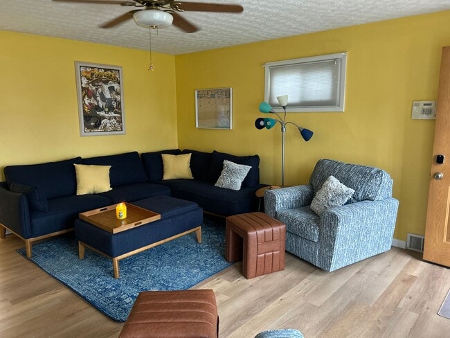 Building Photo - Corporate House 3BR 2 Bath