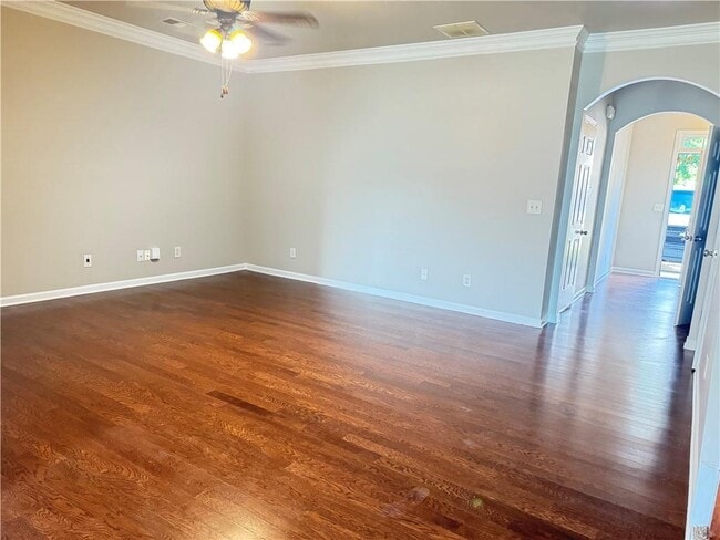Building Photo - 5025 Sherwood Way