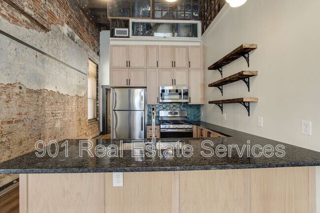 Building Photo - 124 Monroe Ave