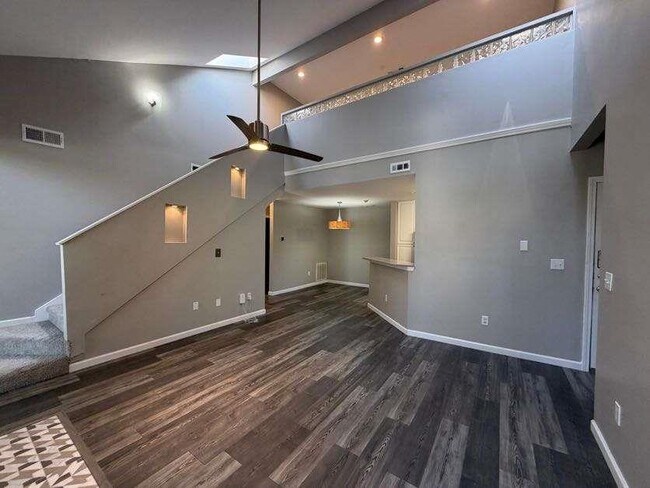 Building Photo - 133 McGill Park Ave NE