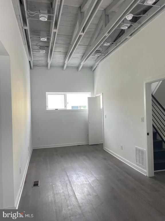 Building Photo - 1767 Waterloo St